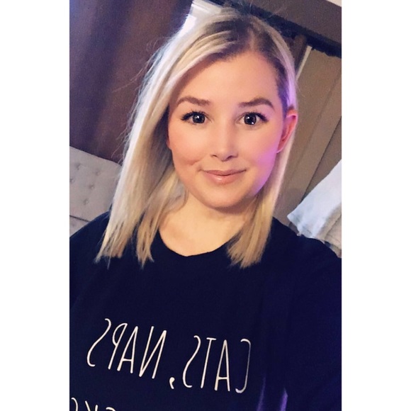 Meet your Posher, Danielle - Picture 1 of 1